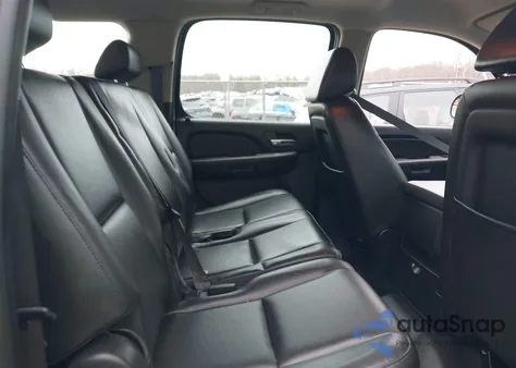 2008 Chevrolet Suburban 1500 Commercial Fleet z USA, uszkodzony, nr VIN 1GNFK16348R255731